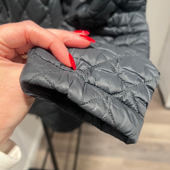 EUC Athleta Whisper Featherless Parka Size Small - Picture 7 of 7